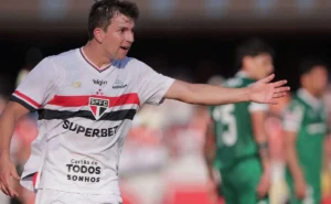 Crespo renova contrato até 2029 e Tapia se consolida no São Paulo