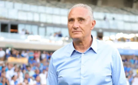 Cruzeiro define escalação com ausência de Baptistella, que deixa o departamento médico mas não joga