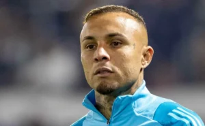 Cruzeiro recebe nova proposta do Flamengo por Kaio Jorge, com Everton Cebolinha na contraproposta. Cruzeiro recebe nova proposta do Flamengo por Kaio Jorge, com Everton Cebolinha na contraproposta.