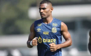 Cruzeiro tem interesse em Joaquim, mas Tigres impede a saída do zagueiro; jogador também não deseja retornar ao Brasil