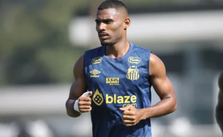 Cruzeiro tem interesse em Joaquim, mas Tigres impede a saída do zagueiro; jogador também não deseja retornar ao Brasil