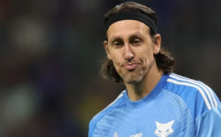 Cássio enfatiza foco do Cruzeiro em vitória contra o Botafogo Cássio enfatiza foco do Cruzeiro em vitória contra o Botafogo