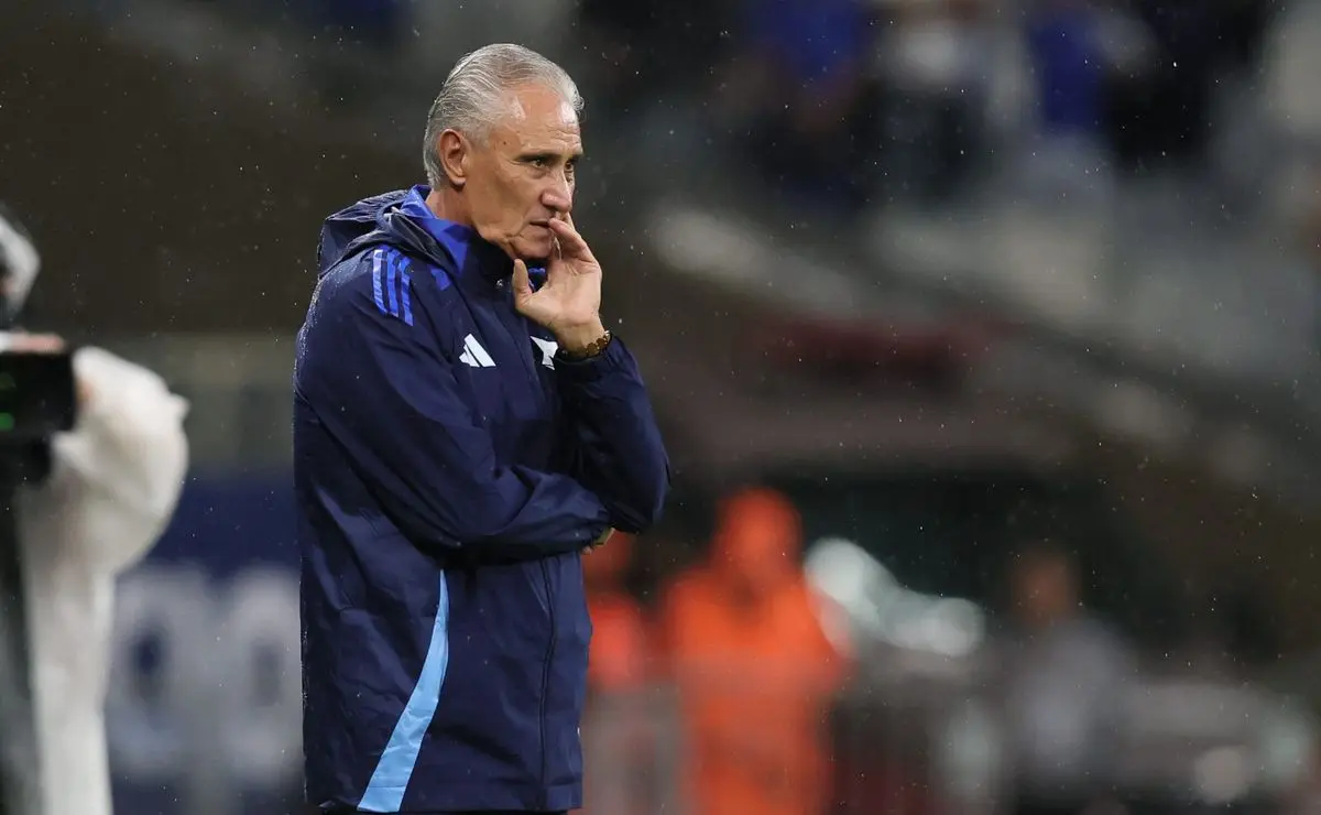 Cássio realiza trabalhos internos e vira dúvida no Cruzeiro antes do clássico