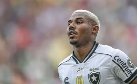 Cuiabano volta à Europa; Botafogo confirma mais cinco desfalques