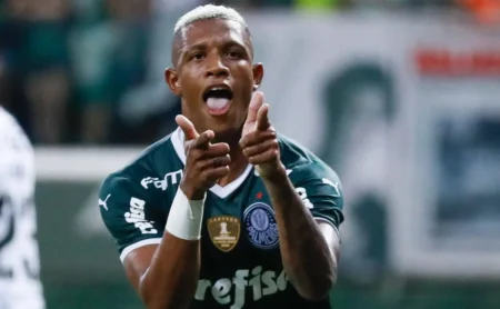 Danilo acerta retorno ao Palmeiras, confirma Benja Danilo acerta retorno ao Palmeiras, confirma Benja