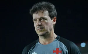 Diniz almeja título com o Vasco após década de espera Diniz almeja título com o Vasco após década de espera
