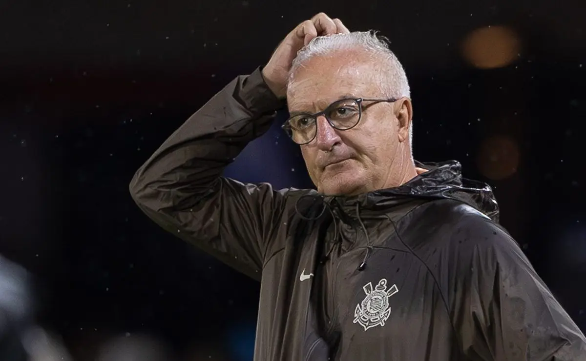 Dorival Júnior altera escalação em Santos x Corinthians com Matheus Pereira titular e formação 4-5-1