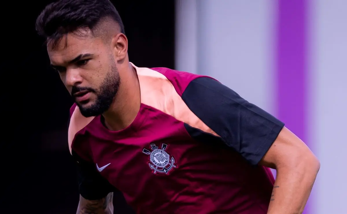 Dorival Júnior atualiza sobre a recuperação de Raniele e expõe entrave no planejamento do retorno