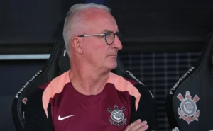 Dorival Júnior elogia Bidon e solicita sua permanência no Corinthians