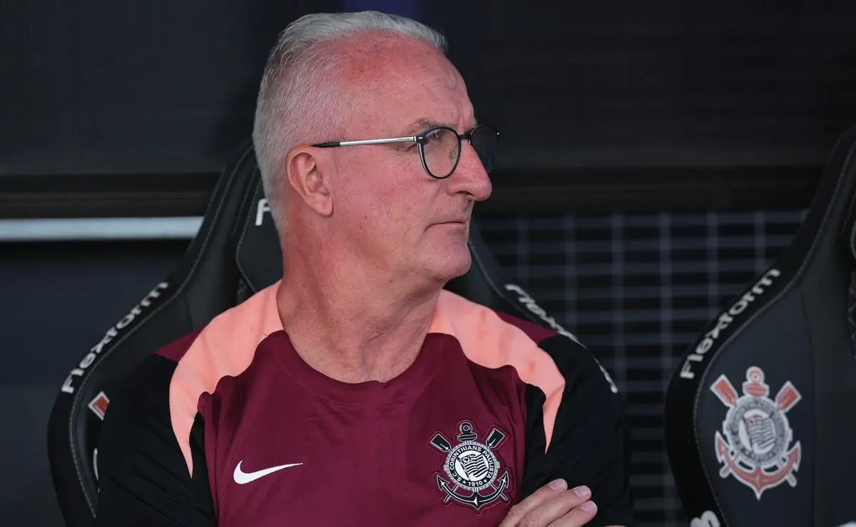 Dorival Júnior elogia Bidon e solicita sua permanência no Corinthians