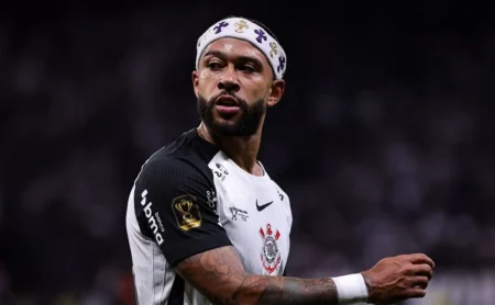 Escalação do Corinthians: Dorival relaciona Memphis e define time alternativo contra o Bahia