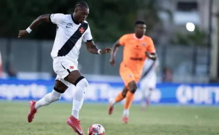 Escalação do Vasco: Fernando Diniz surpreende com possível titularidade de GB contra o Flamengo