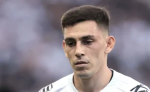 Escobar recebe sondagem do Colón e saída do Santos pode ocorrer após críticas da torcida