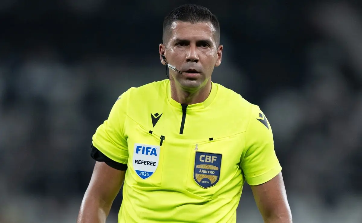 Expulsão de Cauan Barros é aprovada pela torcida do Flamengo no clássico contra o Vasco