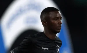 Flamengo avança em negociação e estende contrato com Andrew, do Gil Vicente por quatro anos. Flamengo avança em negociação e estende contrato com Andrew, do Gil Vicente por quatro anos.