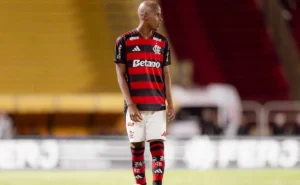 Flamengo cede dois gols ao Bangu em rápida sucessão no Estádio Moça Bonita