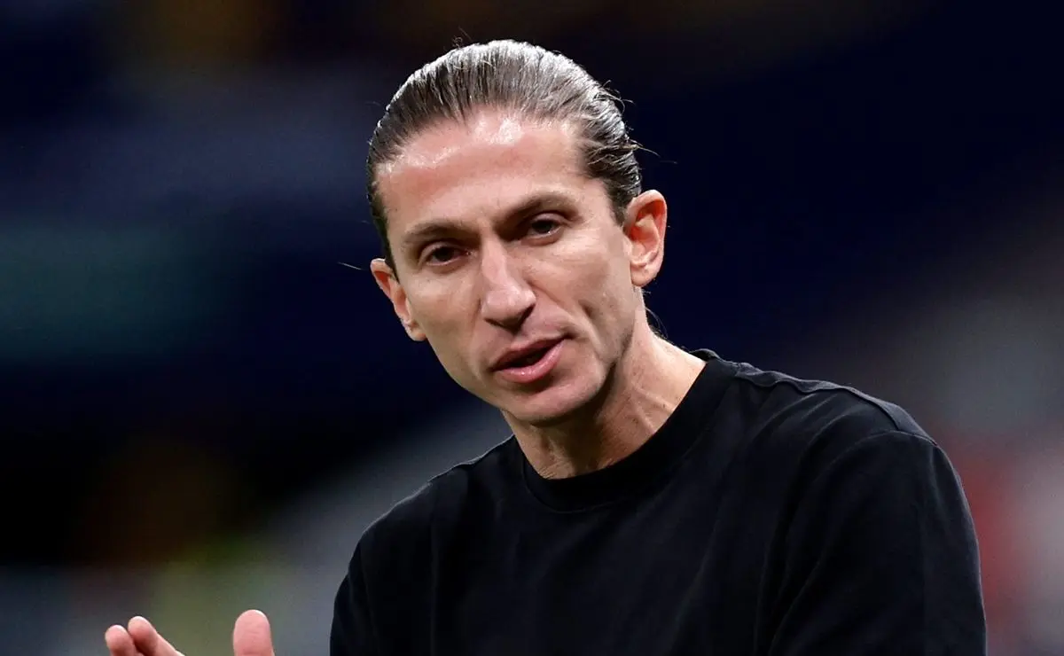 Flamengo domina o Vasco com estratégia de Filipe Luís em clássico.