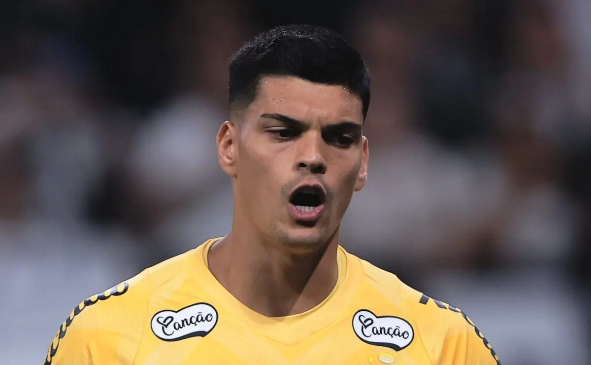 Flamengo e Gabriel Brazão: goleiro reafirma decisão apesar de proposta financeira