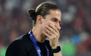 Flamengo enfrenta o Vasco com desfalques e escalação indefinida no Carioca