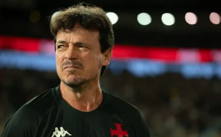 Flamengo escalda com time titular contra o Vasco e Diniz prevê jogo difícil