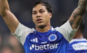 Flamengo oferece R$ 188 milhões ao Cruzeiro por Kaio Jorge Flamengo oferece R$ 188 milhões ao Cruzeiro por Kaio Jorge