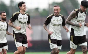 Flamengo reajusta planos no Carioca para evitar risco de rebaixamento