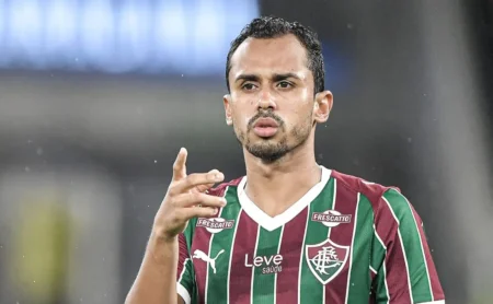 Fluminense avança em negociação por empréstimo e Lima lamenta saída de Keno