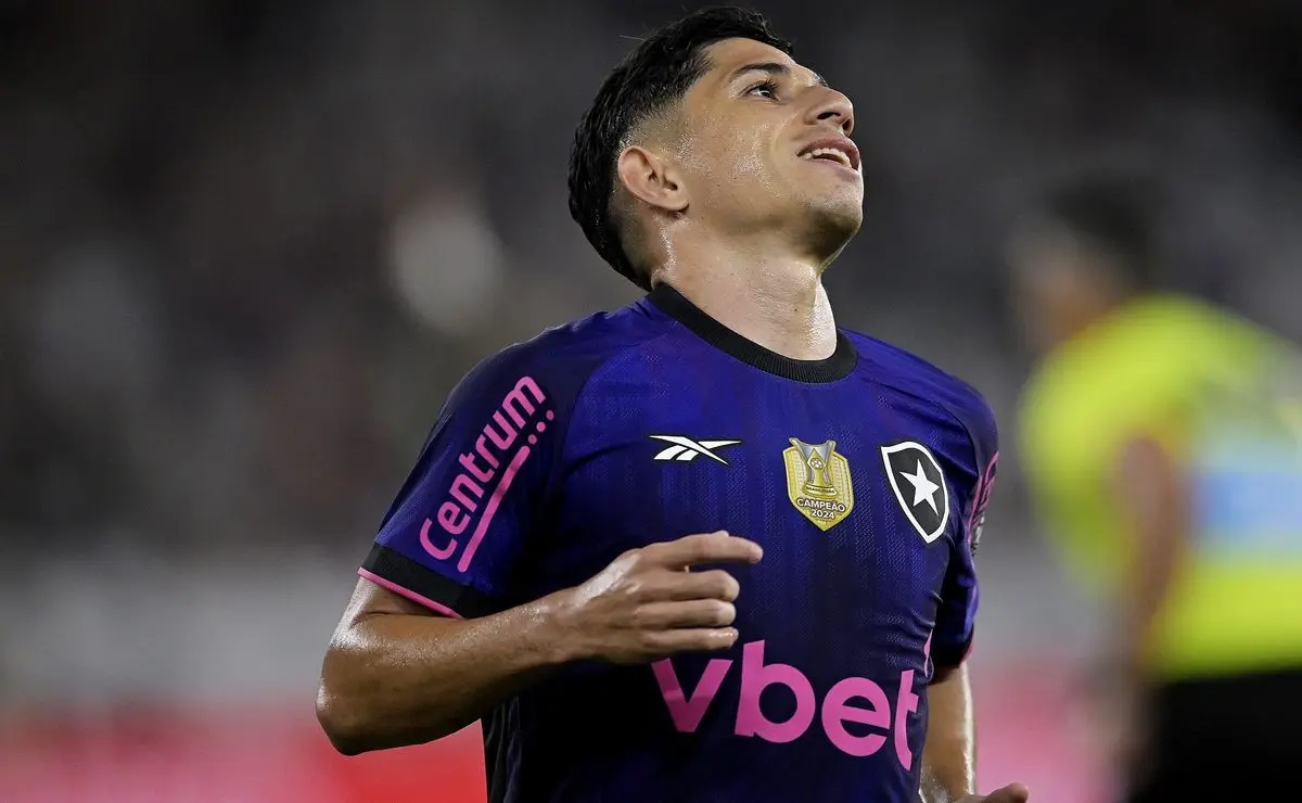 Fluminense e Botafogo avançam em acordo por Savarino no mercado da bola