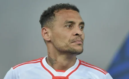 Fluminense oferece Ganso ao Internacional para tentar contratar Alan Patrick em 2026, mas proposta é recusada.