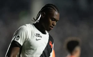 GB, algoz do Flamengo na base, surge como possível substituto de Rayan: veja os números