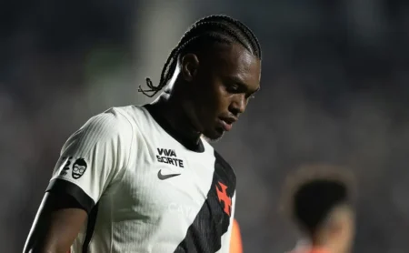 GB, algoz do Flamengo na base, surge como possível substituto de Rayan: veja os números