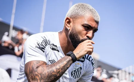 Gabigol é dúvida em Santos x Corinthians e preocupa Vojvoda na Vila Belmiro