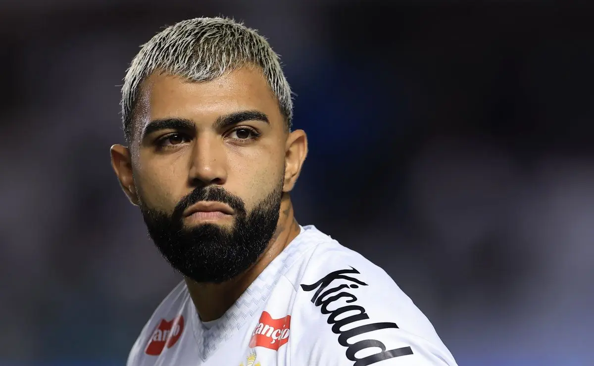 Gabigol marca no clássico contra o Corinthians, mas gol é anulado por impedimento