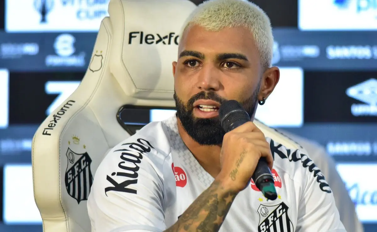 Gabigol menciona Flamengo em coletiva e ressalta: “Respeito a todos os clubes”