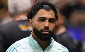 Gabigol volta ao Santos com menor valor de mercado desde 2014, após queda na carreira