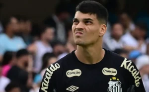 Gabriel Brazão: Santos descarta venda, mas europeus seguem interessados, diz Ricardinho Martins