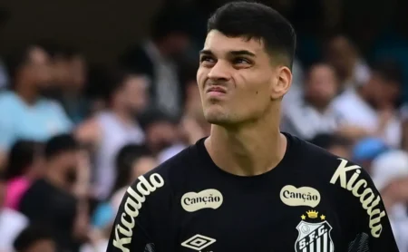 Gabriel Brazão: Santos descarta venda, mas europeus seguem interessados, diz Ricardinho Martins
