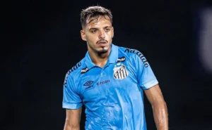 Gabriel Menino: Vojvoda faz análise e alerta o meio-campista sobre suas exigências