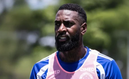 Gerson é acionado pelo Flamengo na Justiça por dívida de R$ 42,7 milhões pouco após chegar ao Cruzeiro