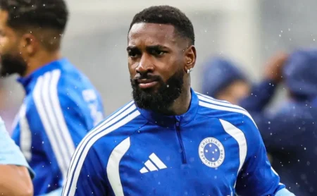 Gerson analisa estreia no Cruzeiro após derrota e faz avaliação sincera: “Tentei finalizar, fazer jogadas…”