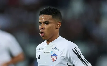 Grêmio define datas para a chegada de Tetê e José Enamorado à assinatura de contratos