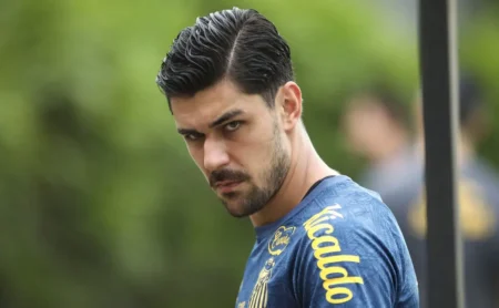 Grêmio demonstra interesse em João Basso e estuda troca de jogadores com o Santos