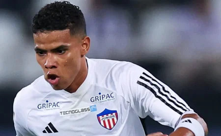 Grêmio encaminha acerto com o ponta colombiano José Enamorado