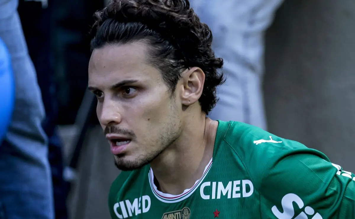 Grêmio esgota esforços por Raphael Veiga com apoio de Weverton, mas acordo não avança