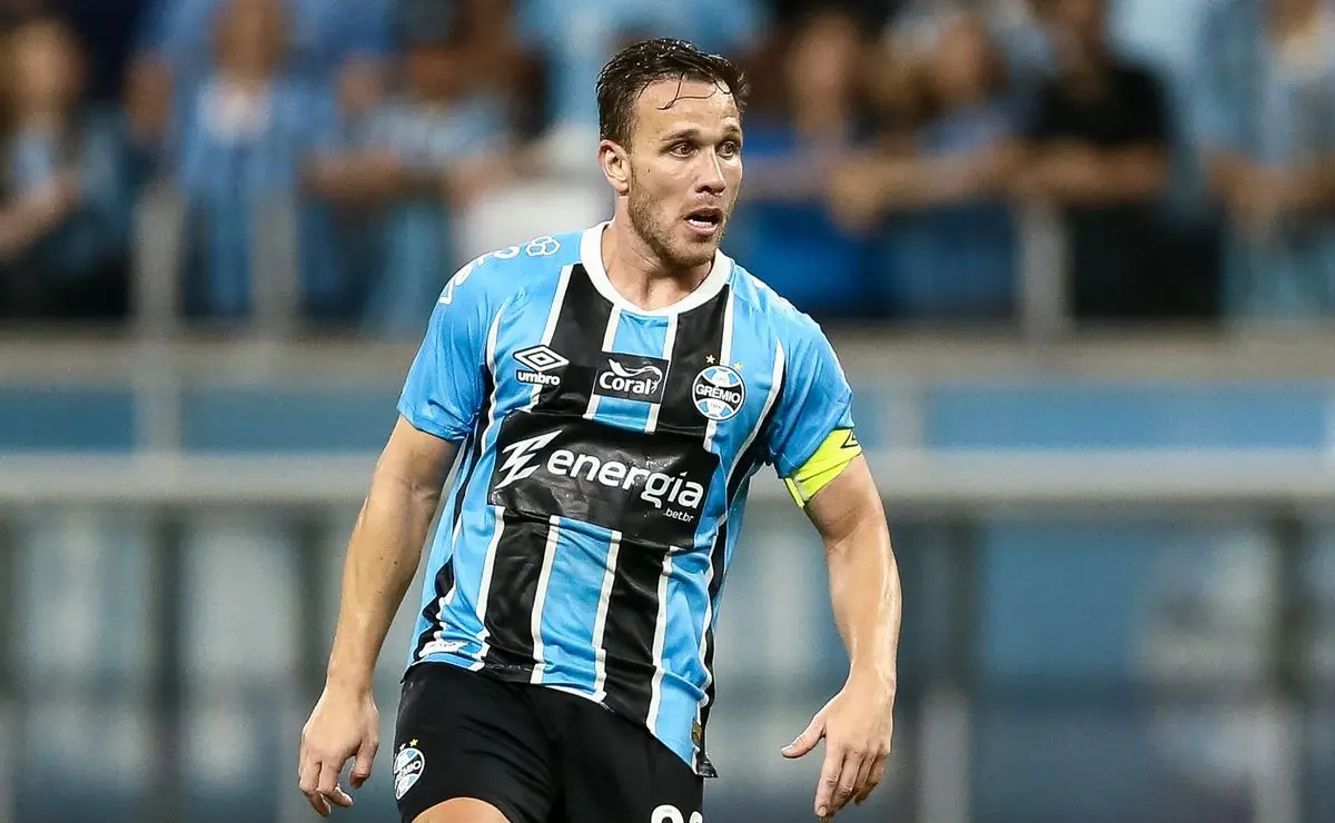 Grêmio prioriza renovação de contrato com Arthur e age nos bastidores.