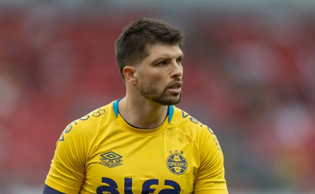 Grêmio promove reformulação com 16 saídas após mudança na gestão para 2026