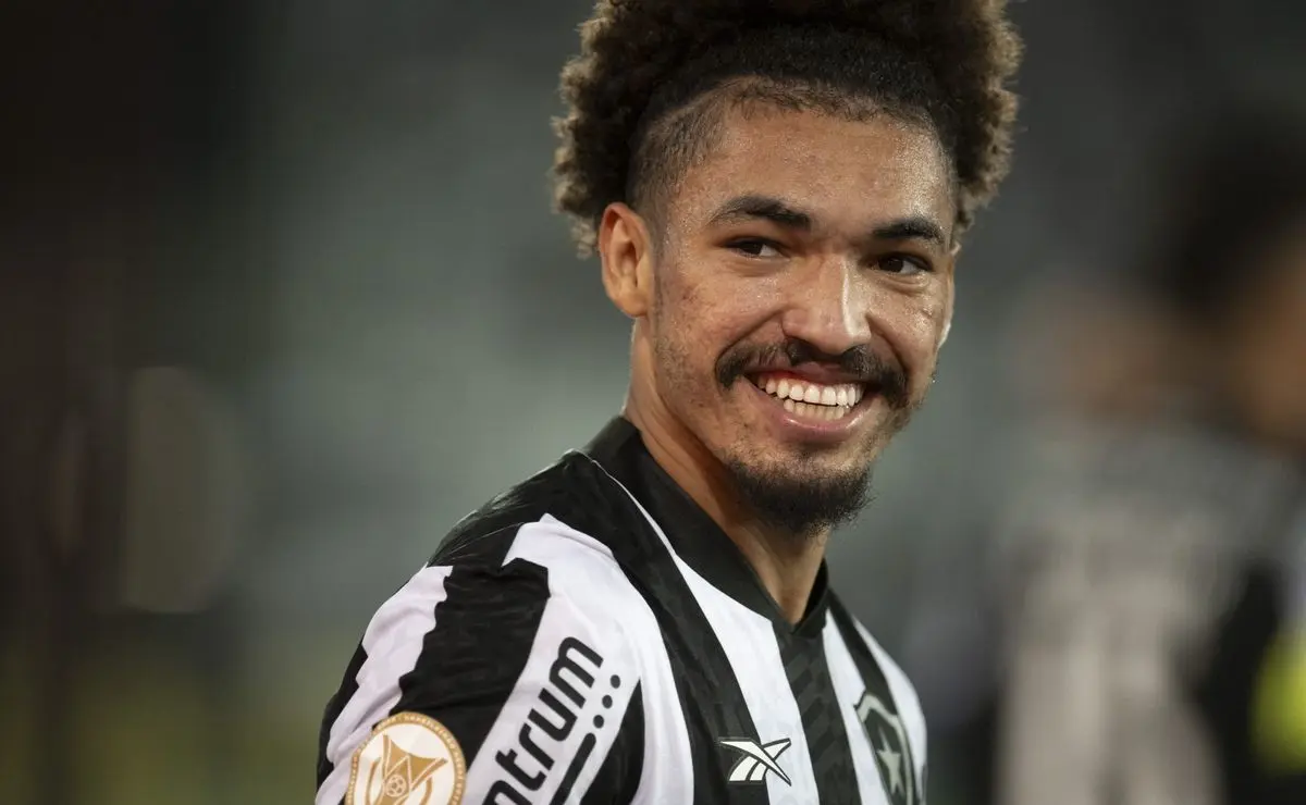 Grêmio recua em negociação com Adryelson por valor de R$ 55 milhões pedido pelo Al-Wasl Grêmio recua em negociação com Adryelson por valor de R$ 55 milhões pedido pelo Al-Wasl