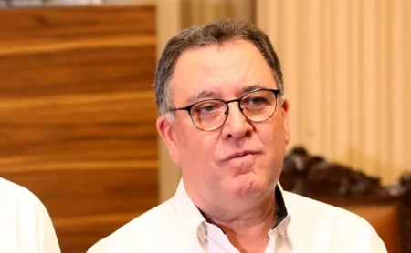 Grupo estrangeiro pressiona Marcelo Teixeira e ameaça desistir da proposta pela SAF do Santos