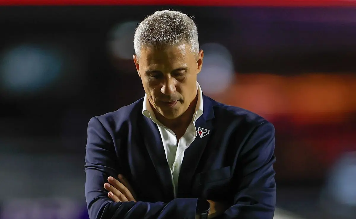Hernán Crespo em crise: demissão é discutida após derrota para a Portuguesa
