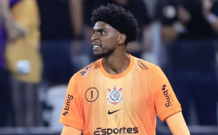 Hugo Souza destaca experiência em mata-mata como trunfo do Corinthians na Supercopa do Brasil